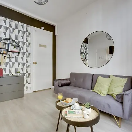 Bright Charming Modern Studio By Dreamy Canal * Paris