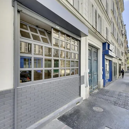 Bright Charming Modern Studio By Dreamy Canal * Paris