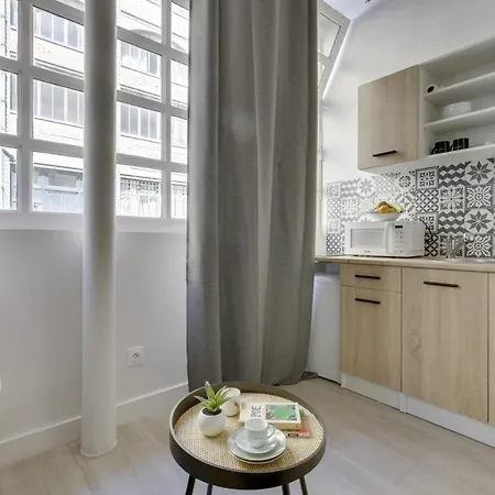 Bright Charming Modern Studio By Dreamy Canal